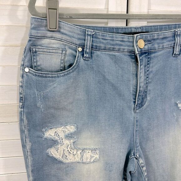 Chico's Black Label Ankle Jeans Size 1 (8) Distressed Lace - Picture 3 of 16